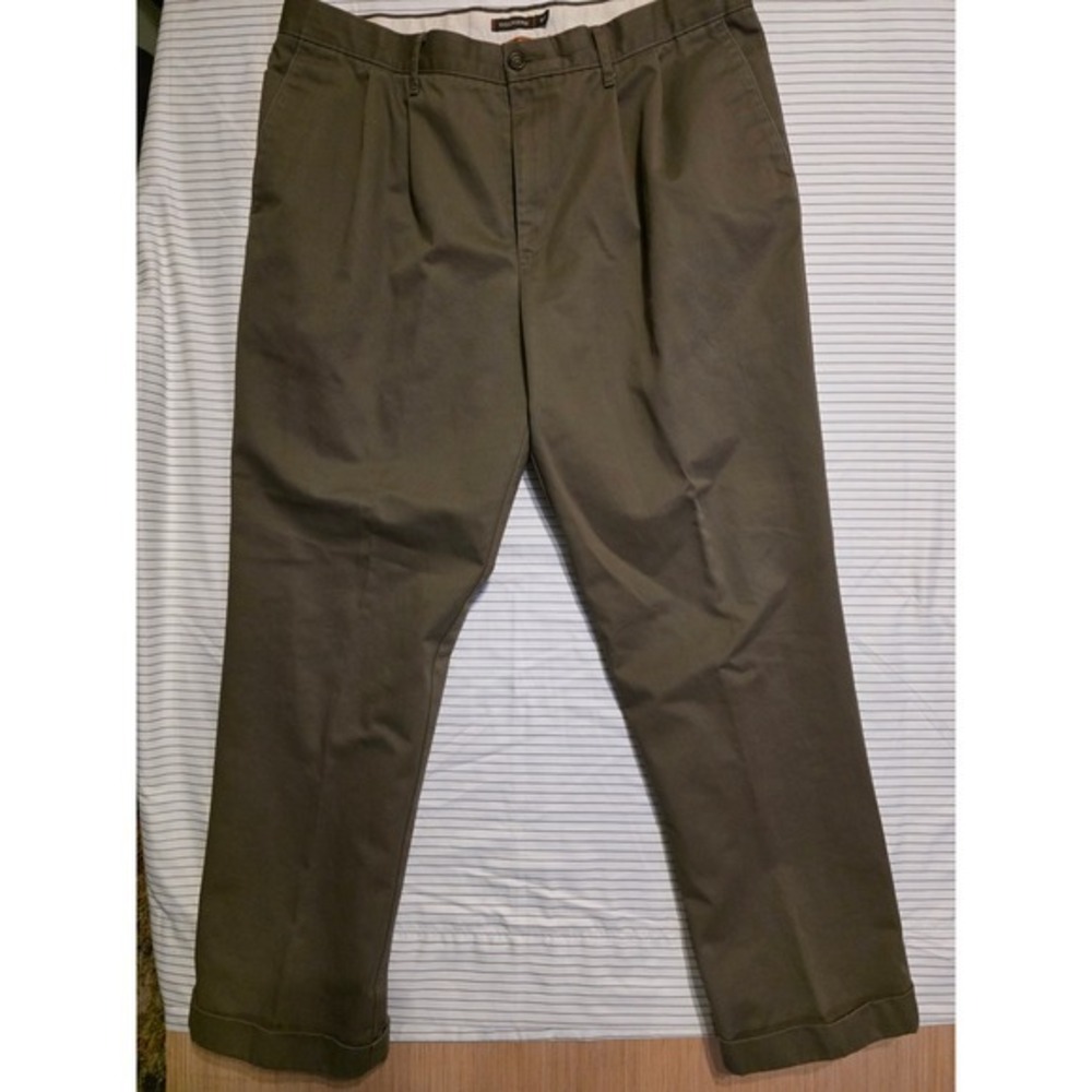 1222 Dockers D3 Classic Fit Pleated Chino Pants Mens 38x32 Olive Brn Cuffed Cot